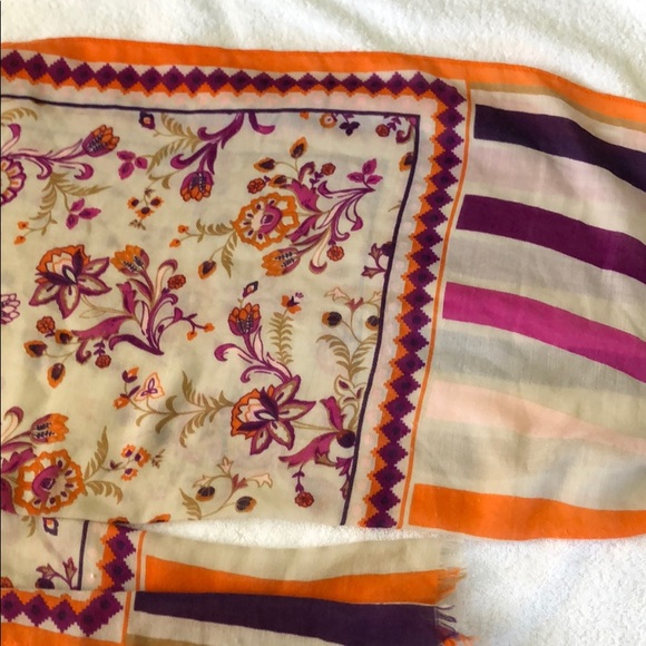 Floral pattern scarf - excellent condition - Picture 3 of 5